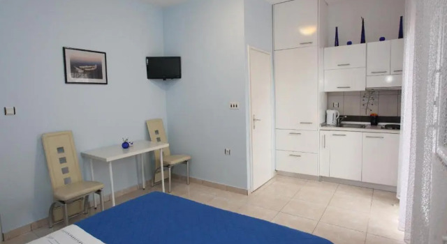 Студия Apartments Kresan