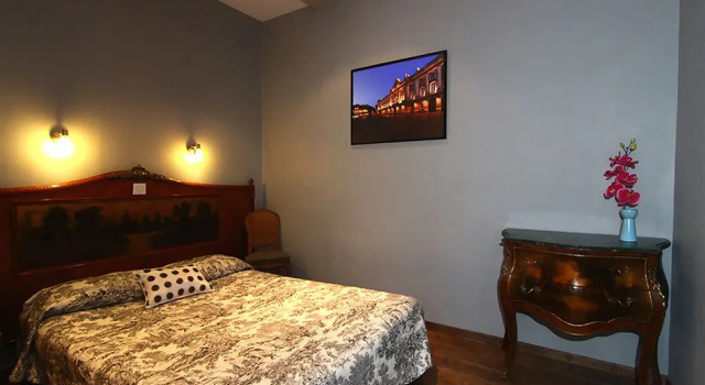 Arnaud Bernard Hôtel, Varaa Hotelli Toulouse Haute-Garonne