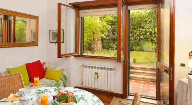 B&B Appia Felis, Prenota Bed & breakfast Hotel a Lazio con parcheggio, Parcheggio