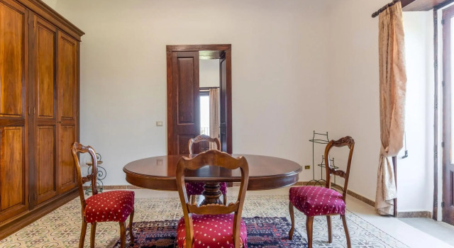 Lavish Sicilian Villa With Pool, Buchen Sie Villa Ficarra Sizilien