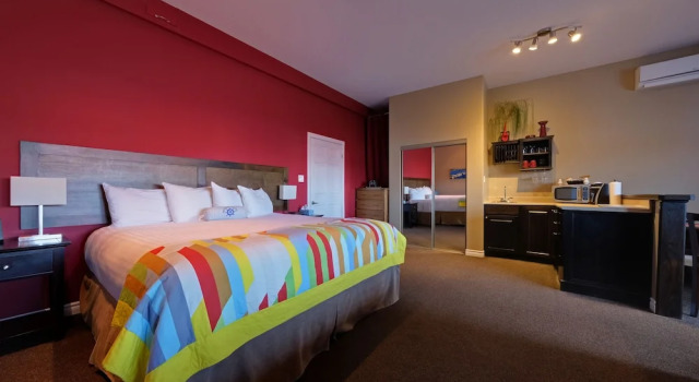 Seaside Suites, Забронировать Отель Вуди Поинт Канада