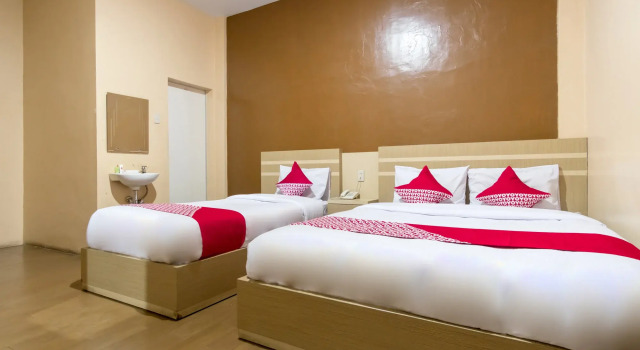 Люкс OYO 996 Hotel Transit
