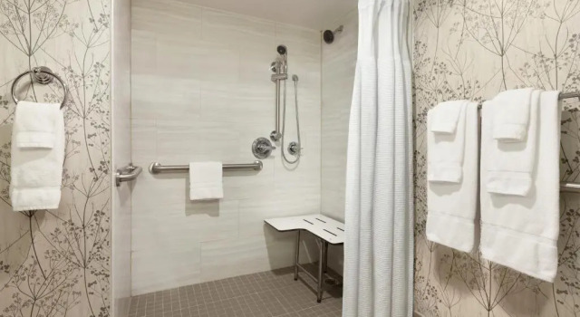 Номер Standard с 2 комнатами Crowne Plaza Crystal City-Washington, D.C. by IHG