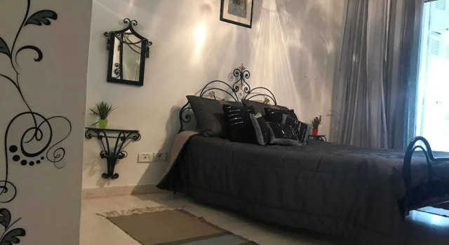 Maison de Luxe Pour Toute la Famille, Rezerwuj Willa Hotele w Nabeul Governorate z parkingiem, Parking