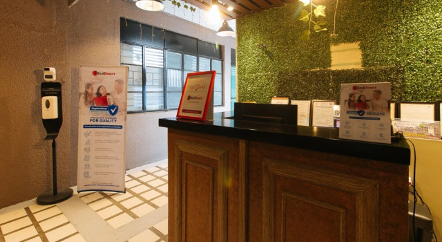 BGC Hostel and Dorm by RedDoorz, Забронировать Хостел Кесон-Сити 
