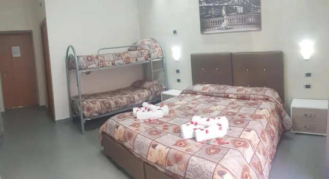 Четырёхместный номер Comfort DonnAnna Suite