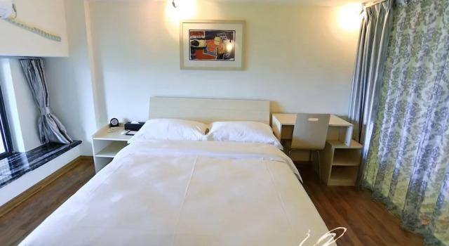 Апартаменты Deluxe с балконом Country Garden Holiday Hot Spring Hotel Fogang