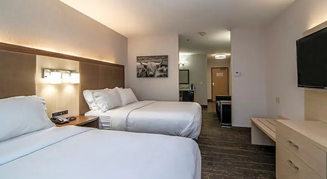 Четырёхместный люкс c 1 комнатой Holiday Inn Express Hotel & Suites Kalispell by IHG