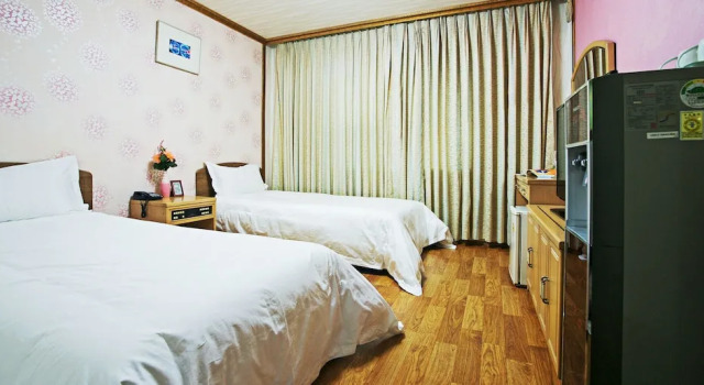 Номер Standard Emerald Hotel