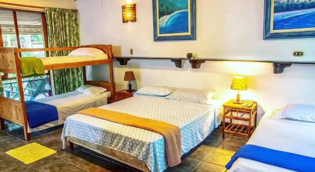 Семейная вилла с балконом Hotel Rancho Coral