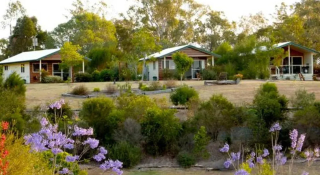 Люкс Deluxe Amamoor Homestead and Country Cottages