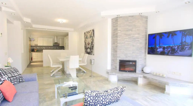 1093 modern beach apartment , huge terrace , bbq, Забронировать Апартаменты/квартира Марбелья Коста-дель-Соль, рядом с Playa de Artola