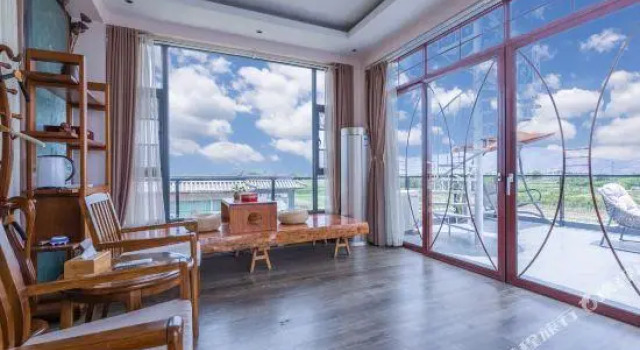 Люкс Deluxe Dali Feng Cheng Hostel