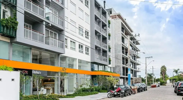 Апартаменты Modern duplex w/jacuzzi 240m beach JRR410