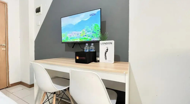 Basic Studio Room Apartment At Green Palm Residence, Book Apartment Jakarta Jakarta Province