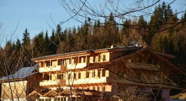 Hotel & Alpengasthof Pinzgerhof, Rezerwuj Hotel Hotele w Reith z parkingiem, Parking