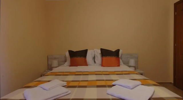 Apartments Astel, Book Lejlighed Hoteller i Stari Bar med parkering, Parkering