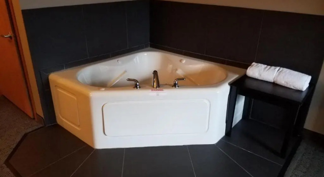 Люкс Okoboji Inn & Suites