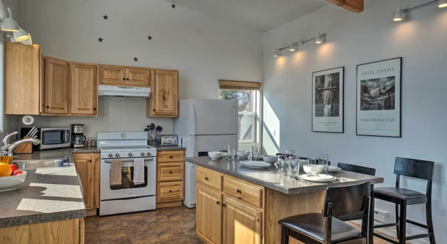 Апартаменты Pet-friendly Duplex w/ Northern Lights Aurora View
