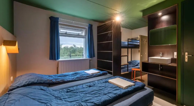 Stayokay Hostel Dordrecht - Nationaal Park De Biesbosch, Забронировать Хостел Отели Южной Голландии с парковкой, Парковка