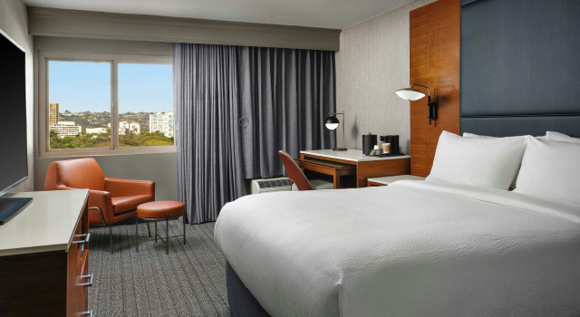 Courtyard Los Angeles Century City/Beverly Hills, Забронировать Отель Отели Беверли-Хиллз 3 звезды, 3*