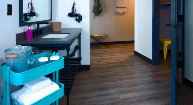 Четырёхместный люкс c 1 комнатой MOXY New Orleans Downtown/French Quarter Area