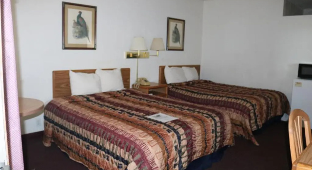 Четырёхместный номер Standard Dakota Inn