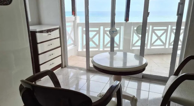 Standard Double room with balcony and beachfront Le Recif Guest House