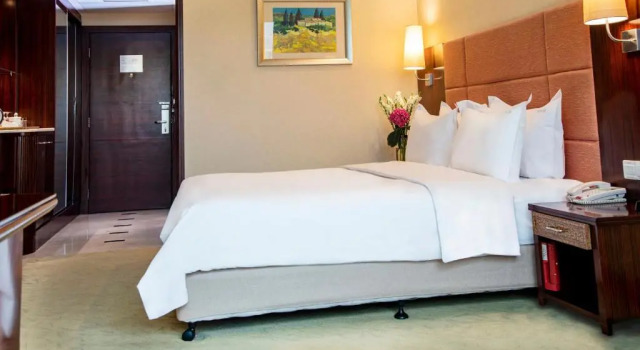 Двухместный номер с доступом в лаунж Premium Holiday Inn Shenzhen Donghua by IHG