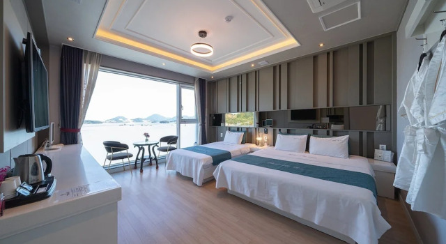 Standaard Tweepersoons Familie kamer uitzicht op de haven Hotel the One Yeosu