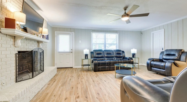 Charming Gulfport Home ~ 2 Mi to Marina, Забронировать Отель Галфпорт Миссисипи - побережье