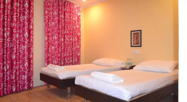 Кровать в общем номере (женский номер) Tara Inn