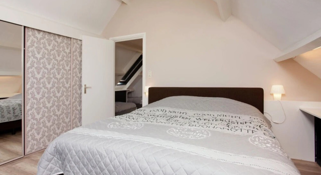 Atmospheric Holiday Home in Noordwijkerhout near Beach, Забронировать Отель Отели Южной Голландии с парковкой, Парковка