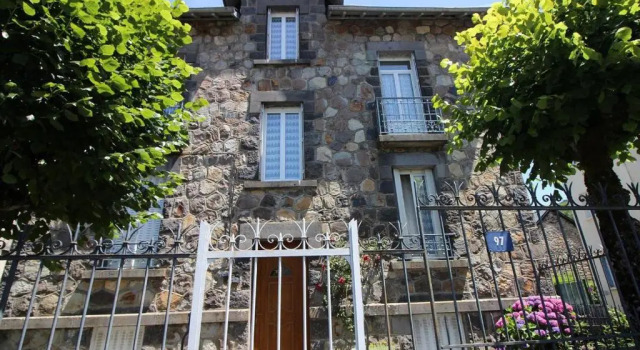 Appartement La Bourboule, 4 pièces, 6 personnes - FR-1-608-11