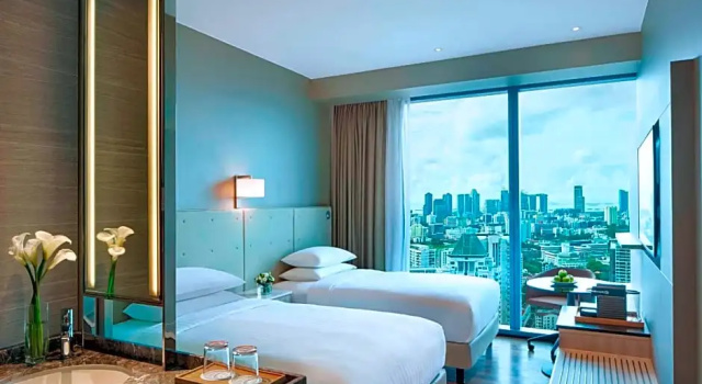 Номер Premier с красивым видом из окна Courtyard by Marriott Singapore Novena