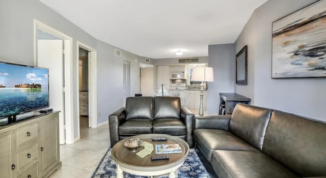 Anglers Cove 1031 #66979 - 2 Br Condo, Забронировать Апартаменты/квартира Отели Марко-Айленд с парковкой, рядом с Marco Island Medical Center, Парковка