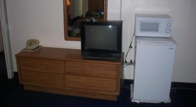 Трёхместный номер Standard Deluxe Inn Of Roswell