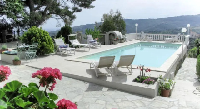 Flat 50m² 2 bedrooms 1 bathroom - Imperia, Buchen Sie Hotel Civezza Blumenriviera