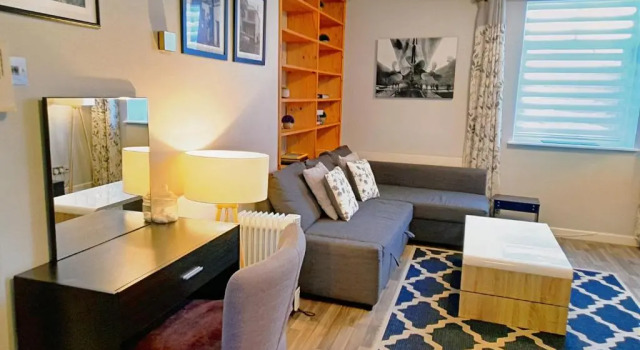 Excellent Location -Central Belfast - Parking - 4 Beds, Забронировать Отель Отели Белфаста 4 звезды, рядом с Stephen Shaw Art Gallery, 4*