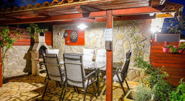Holiday Home Casa Bianca, Varaa Hotelli Hotellit Kvarner Islands uima-altaalla, Uima-allas