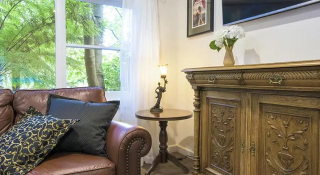 Rowan House, Book Hotel Kallista Victoria