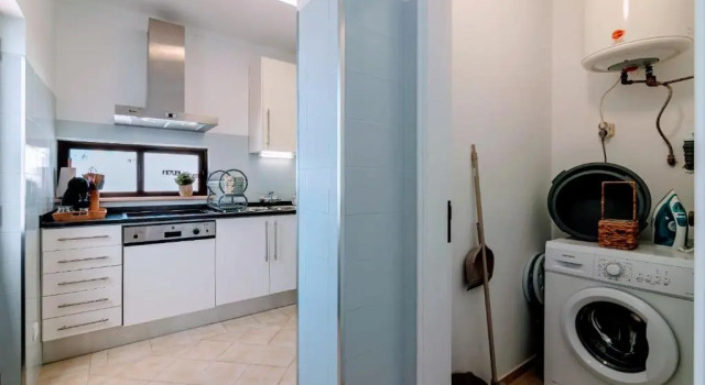 Апартаменты Holiday 1 Bed Apartment With Pool in Albufeira