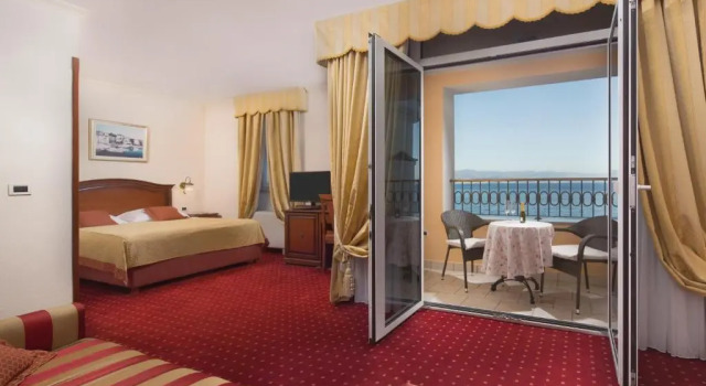 Двухместный номер Superior с балконом и с видом на море Hotel Savoy