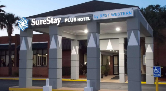 Cumberland Inn & Suites, Book Hotel Saint Marys Georgia