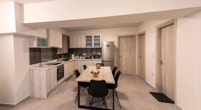 Апартаменты Theo and MS Luxurious Apartments by Filos Inc