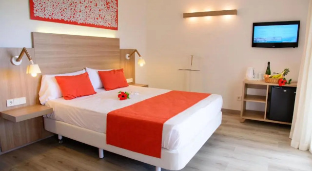 Двухместный номер Superior Cala Llenya Resort Ibiza