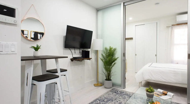 78-3b New Junior 1 BR Prime UES WD in Unit