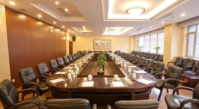 Liaoning Zhengxie, Book Hotel Shenhe 