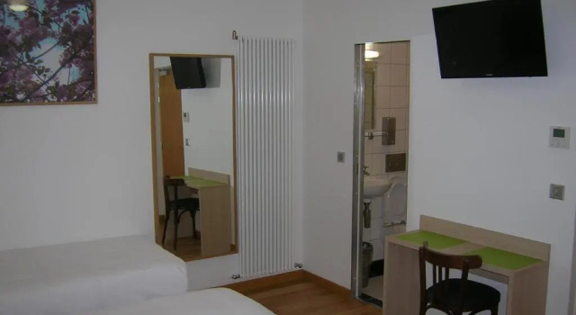 Трёхместный номер Standard Hotel Darcet