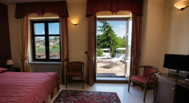Полулюкс Hotel Villa Lauri